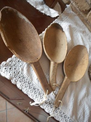 Sassole antiche in legno